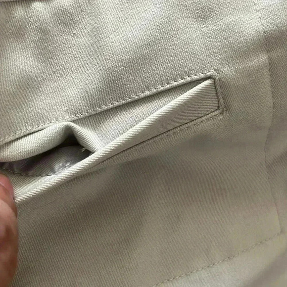 ❤️Host Picks❤️[14]Evelyn&Arthur Light Gray Cropped/Ankle Stretch Chino Pants - Picture 4 of 11